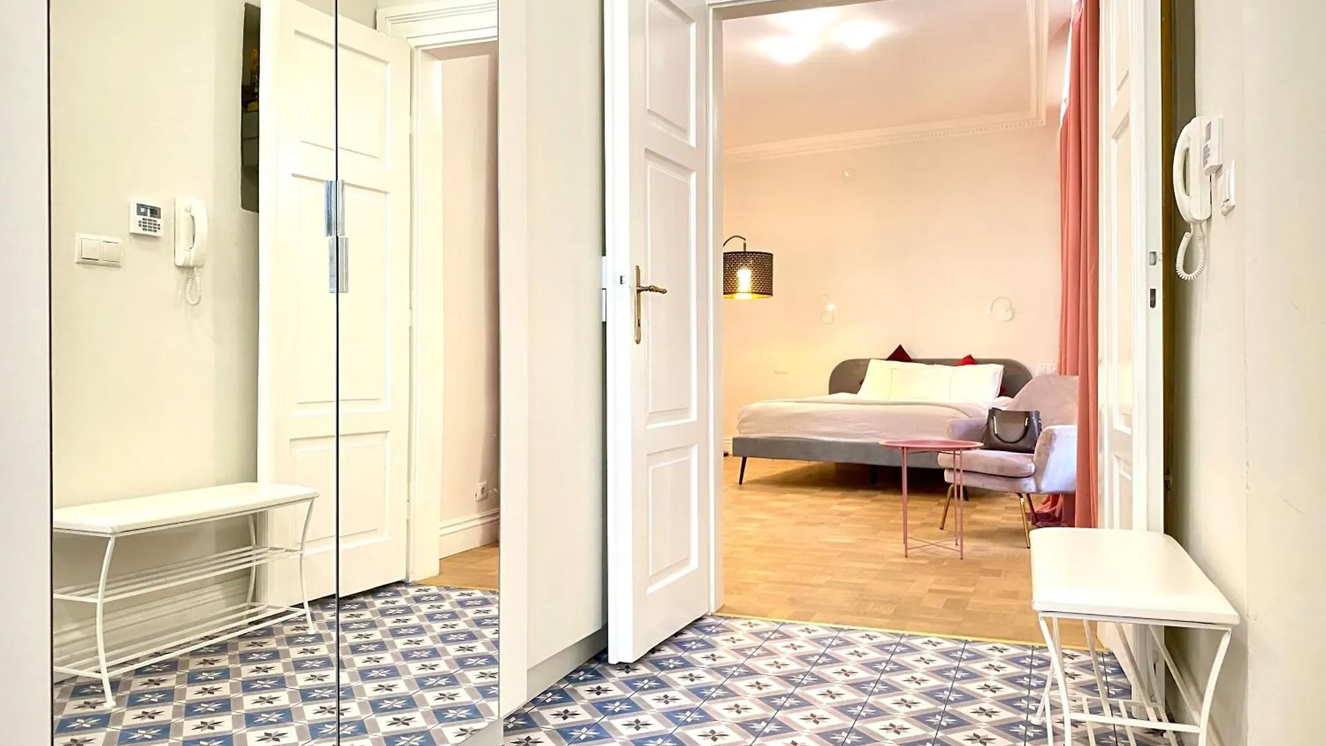 Mint Luxury Apartments At The Main Square Krasków 0*,