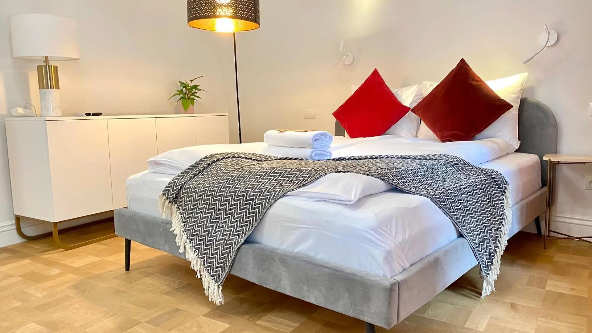 Mint Luxury Apartments At The Main Square Krasków Πολωνία
